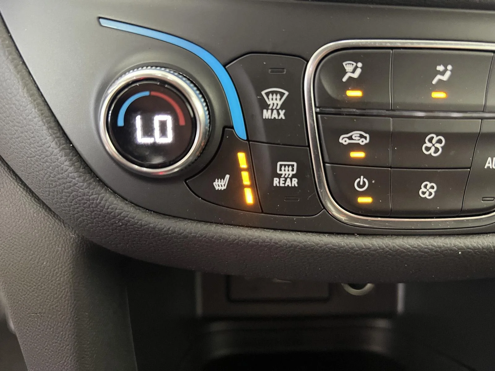 Used 2024 Summit White Chevrolet LT image 16