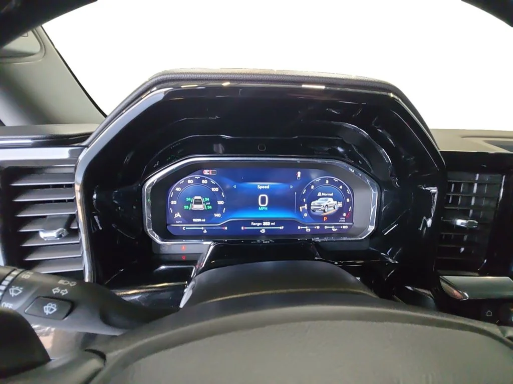 Used 2025 White Chevrolet RST image 14