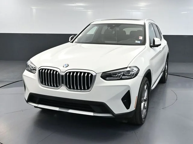 Used 2023 White BMW xDrive30i image 12