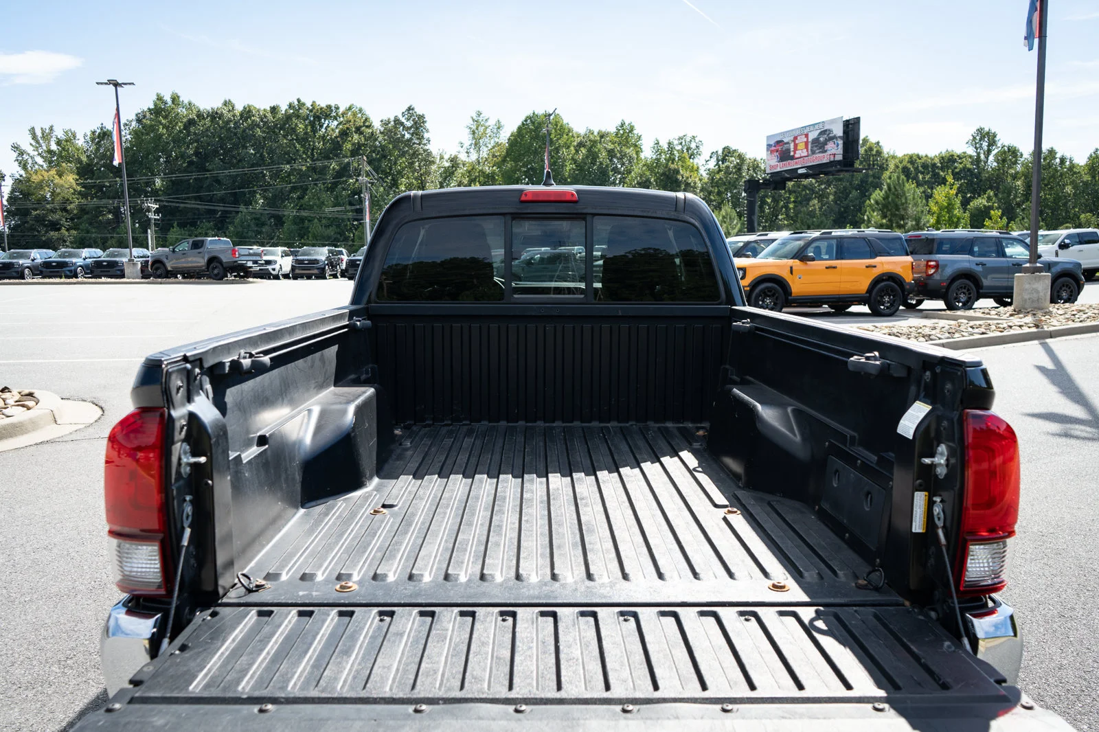 Used 2022 Black Toyota SR5 image 9