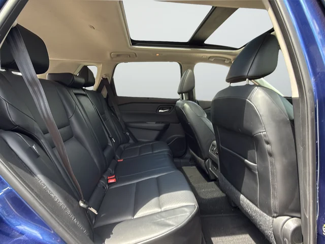 Used 2022 Blue Nissan SV image 11