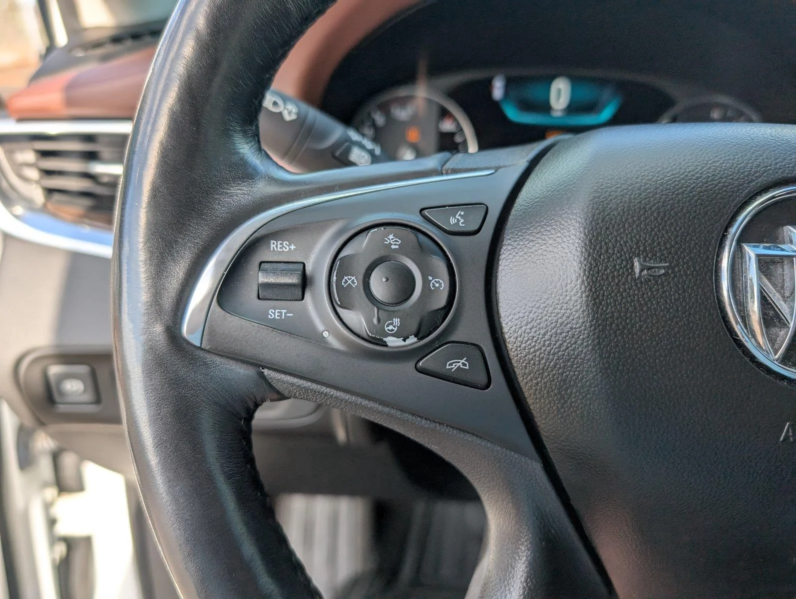 Used 2018 Includes Satin Nickel lower exterior accent color. Buick Avenir image 27
