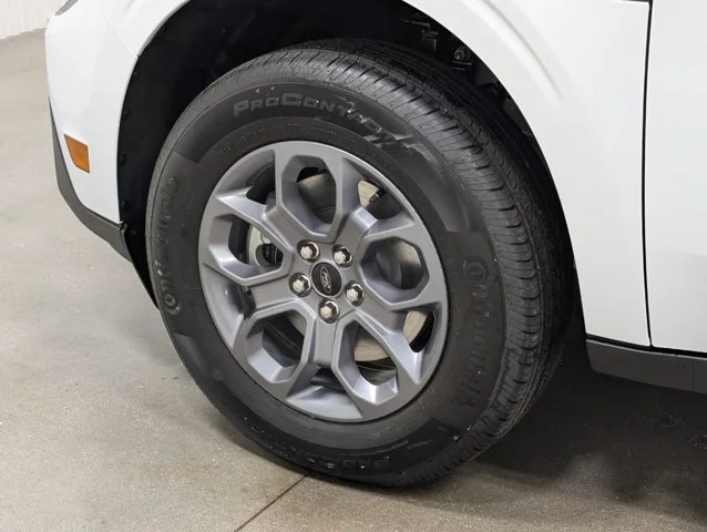 New 2026 Oxford White Ford XLT image 29
