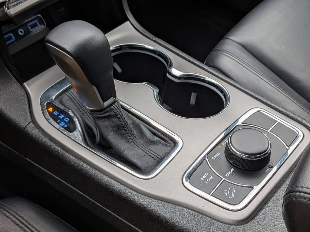 Used 2020 White Jeep Limited image 18