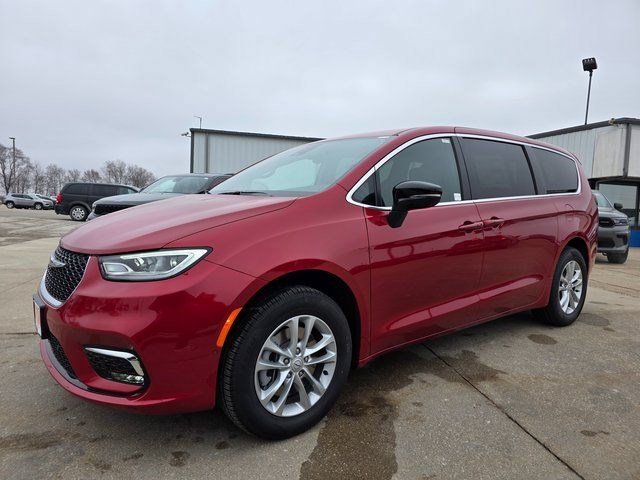 New 2026 Red Hot Pearl-Coat Exterior Paint Chrysler Select image 3