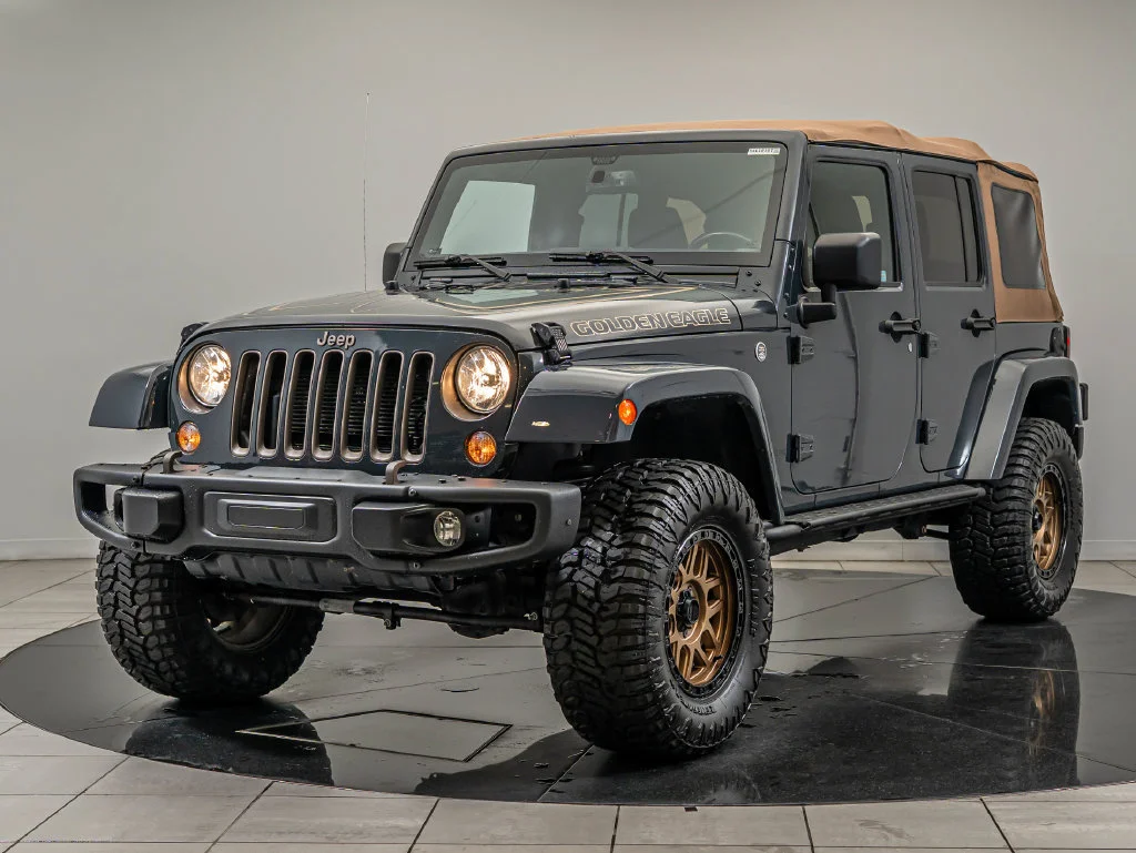 Used 2018 Rhino Clearcoat Jeep Unlimited Sport image 1
