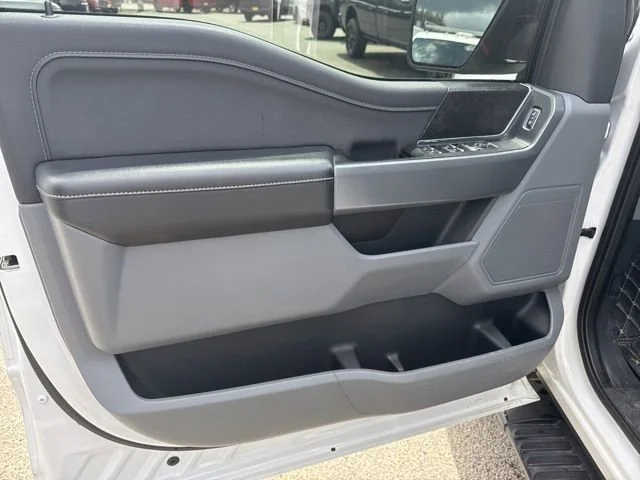 Used 2021 Oxford White Ford XLT image 16