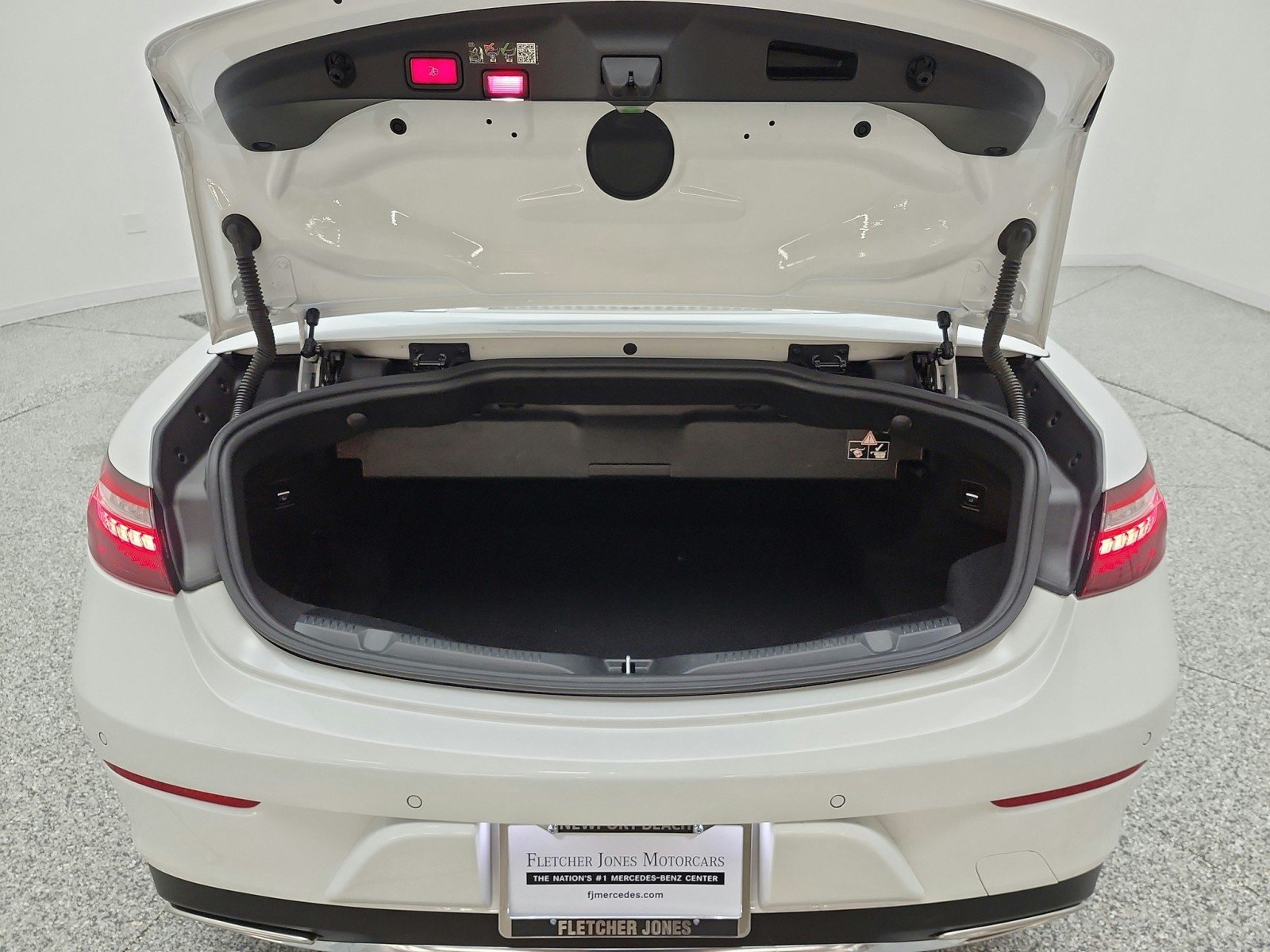 Certified Used 2022 MANUFAKTUR Moonlight White Mercedes-Benz E 450 RWD Cabriolet image 18