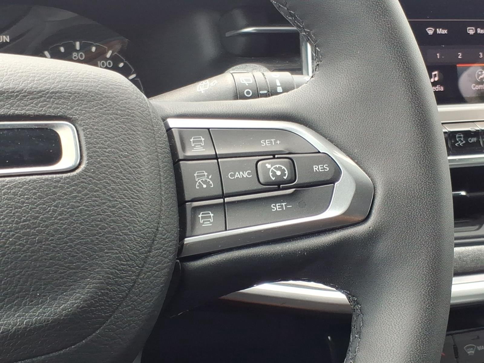 Used 2023 Bright White Clearcoat Jeep Latitude Lux image 28