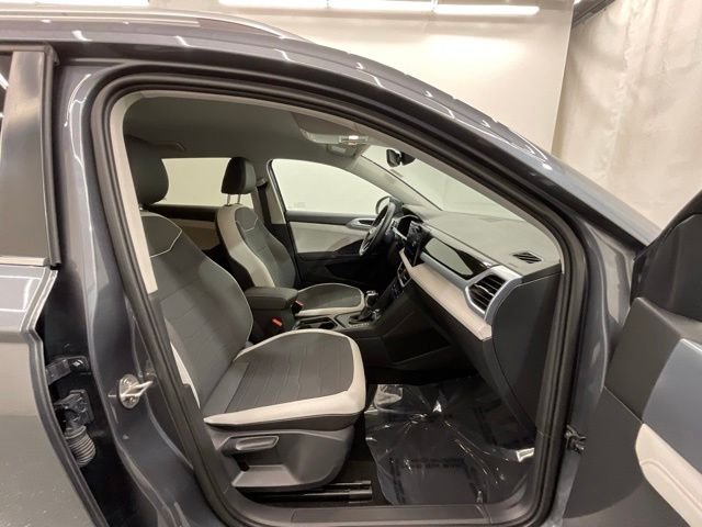 Used 2025 Gray Volkswagen 1.5T SE image 23