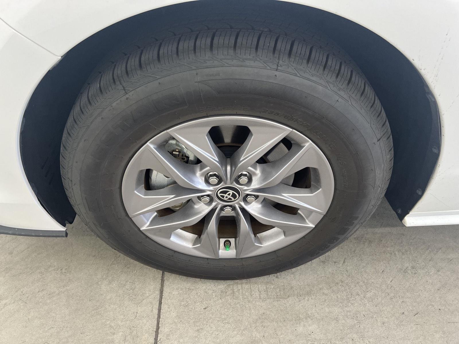 Used 2025 Ice Cap Toyota LE image 7
