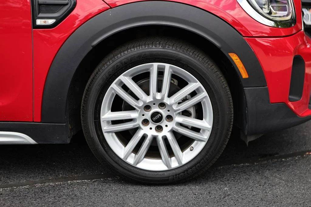 Used 2022 Chili Red MINI Signature image 5