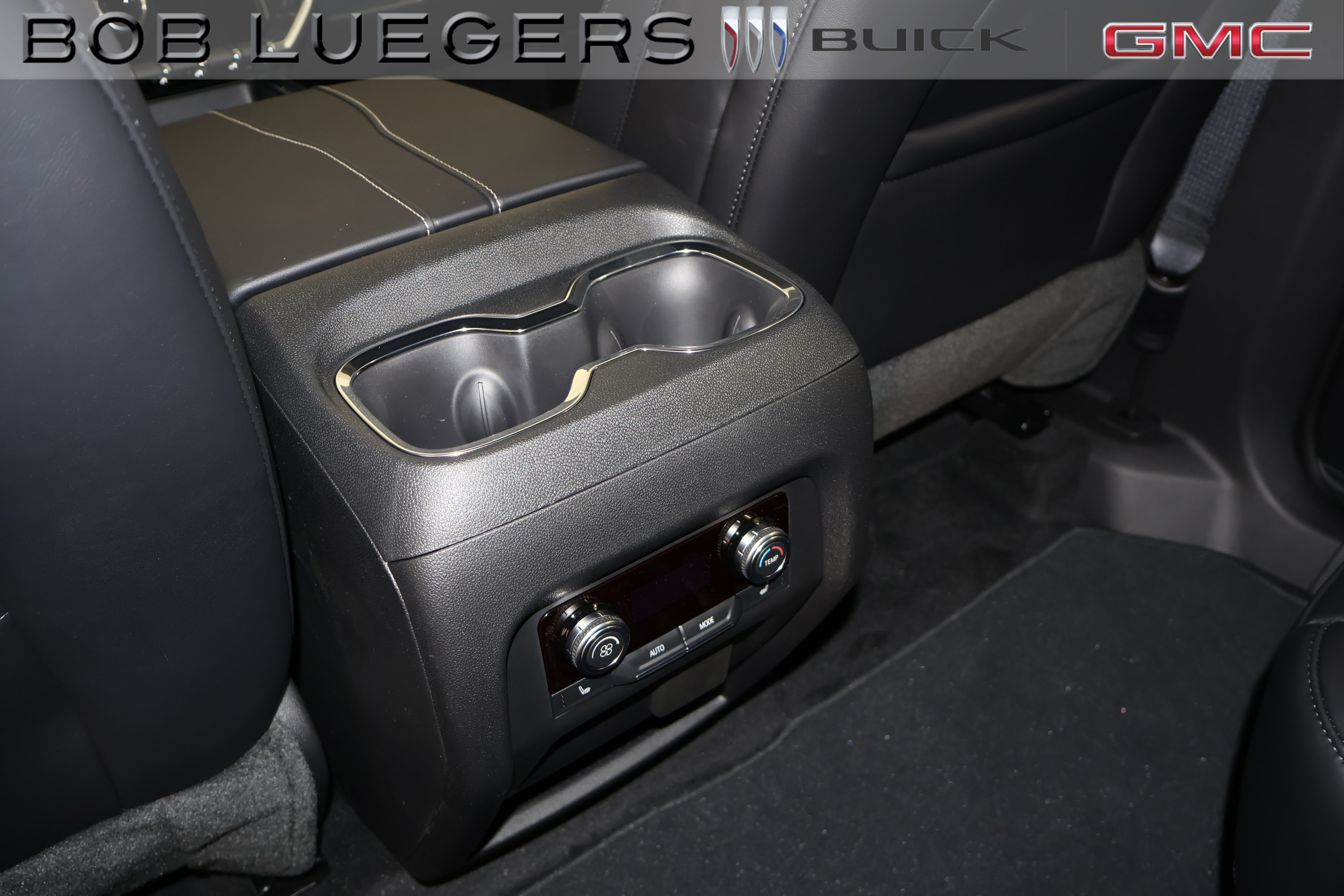 2026 GMC Acadia Elevation - Photo 13