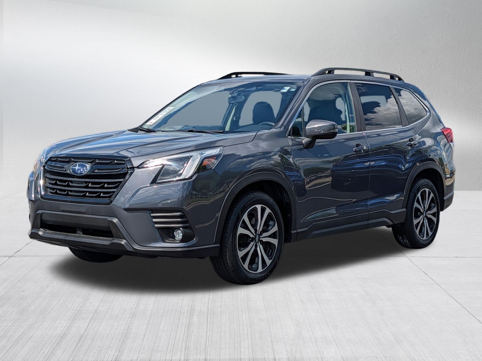 Used 2024 Magnetite Gray Metallic Subaru Limited image 3