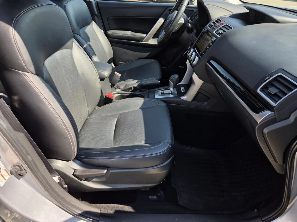 Used 2017 Silver Subaru 2.5i Limited image 9