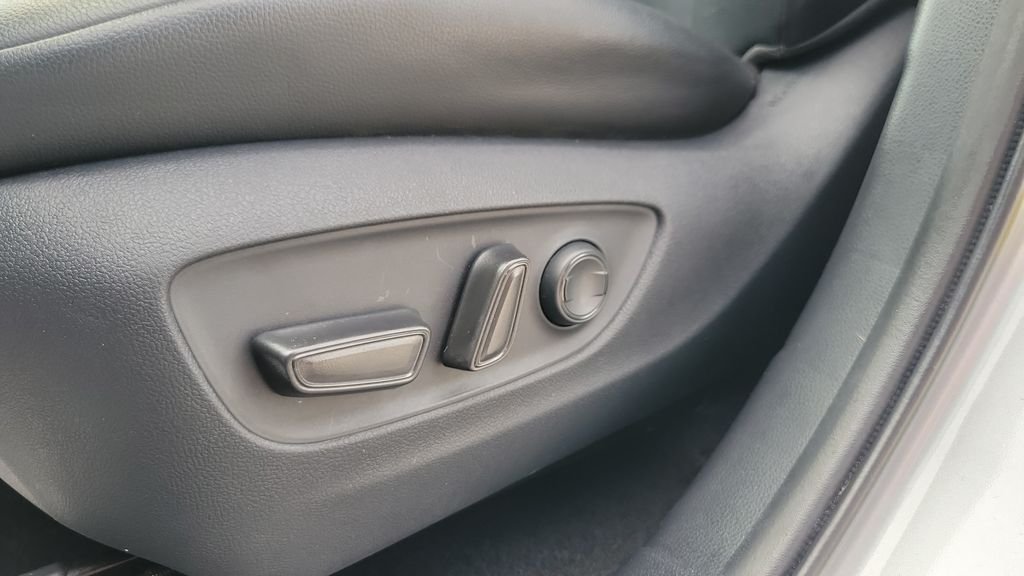 Certified Used 2022 Silver Toyota XLE image 16
