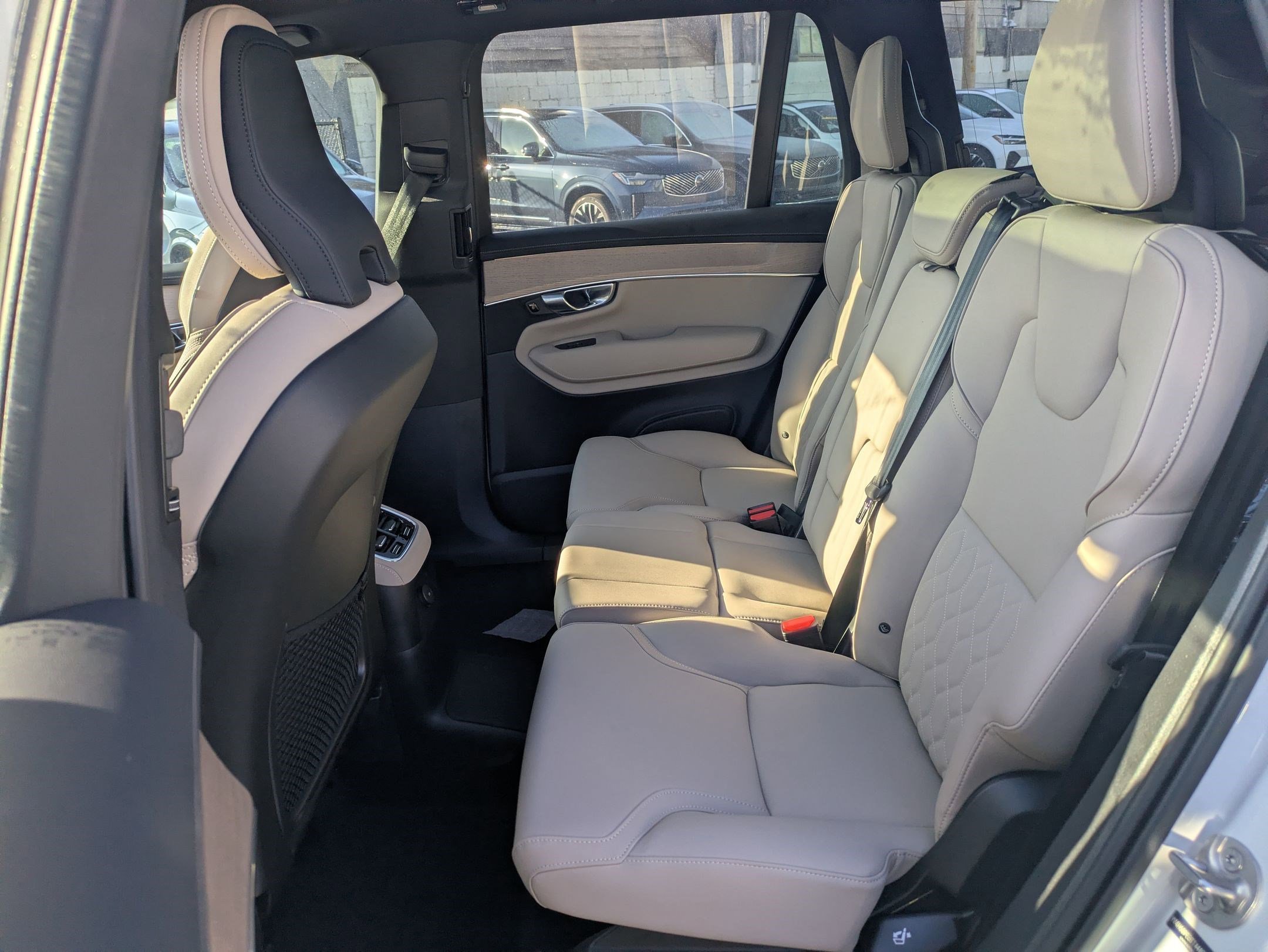 2026 Volvo XC90 Plus - Photo 14