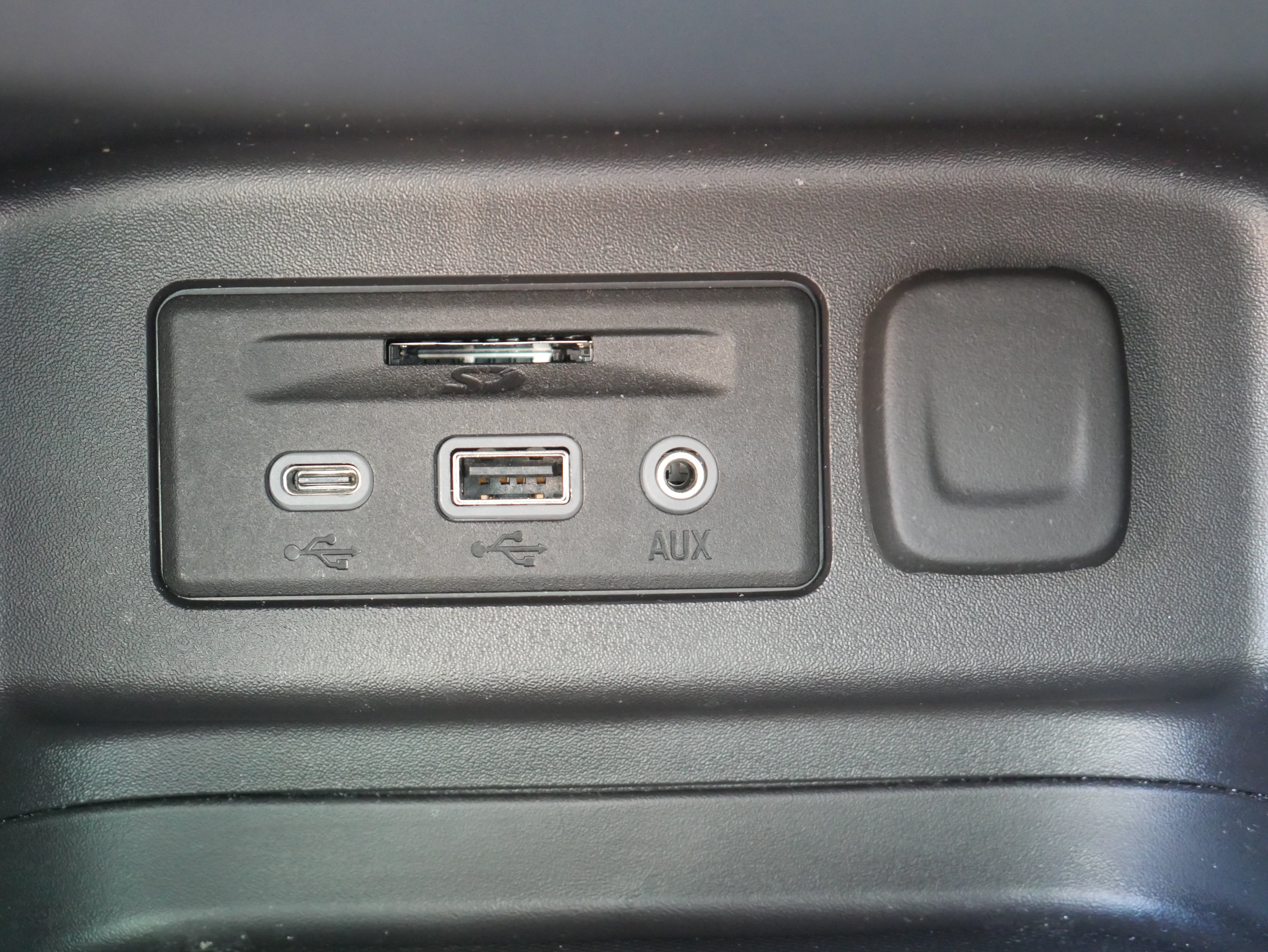 Used 2024 Summit White Chevrolet LT image 20
