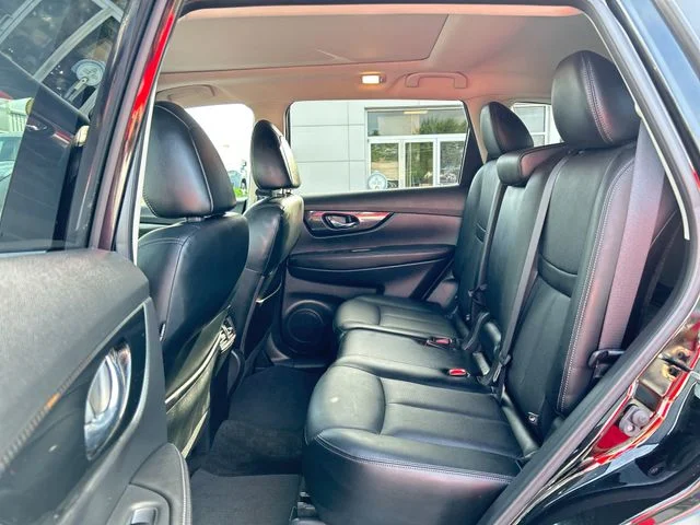 Used 2018 Magnetic Black Nissan SL image 15