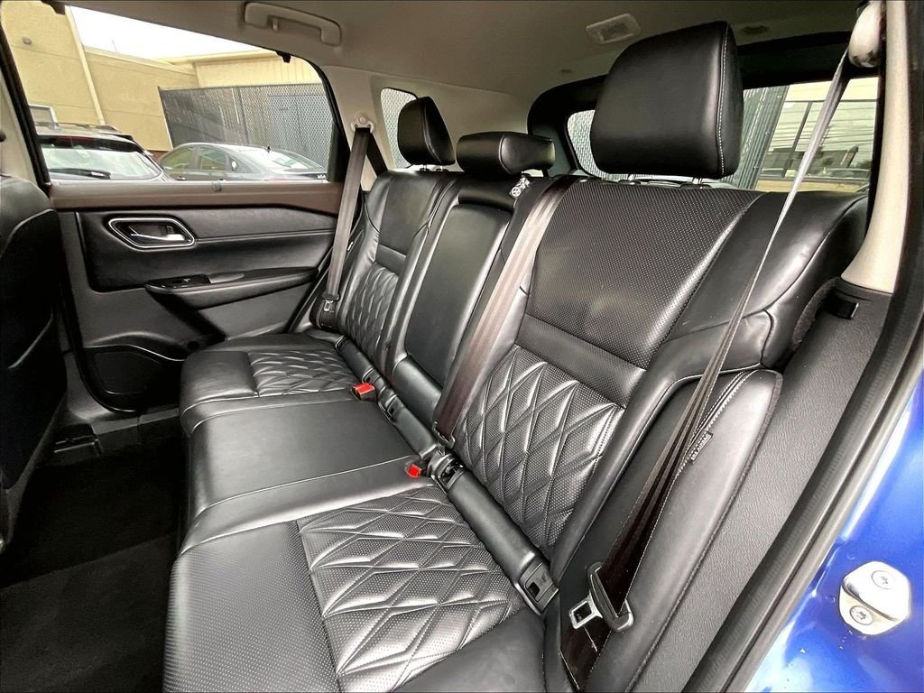 Used 2021 Blue Nissan Platinum image 15