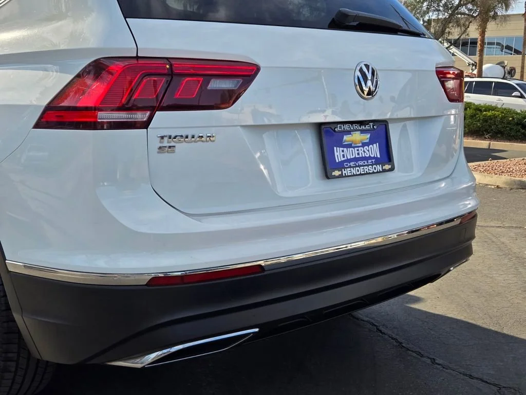 Used 2020 White Volkswagen SE image 5