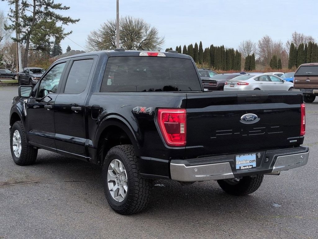 Used 2023 Blue Metallic Ford XLT image 2