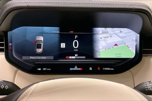 Used 2023 White Land Rover SE image 20