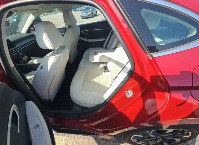 Used 2025 Red Hyundai SEL image 8