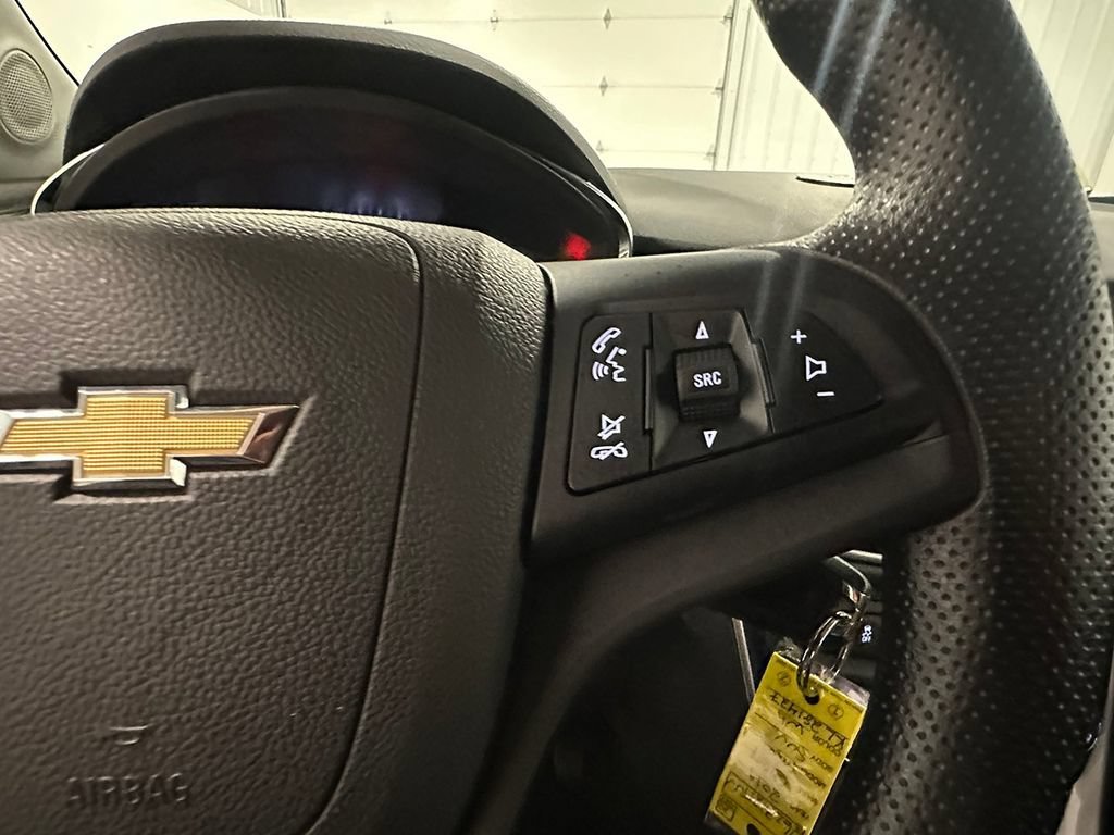 Used 2019 SUMMIT WHITE Chevrolet LS image 31