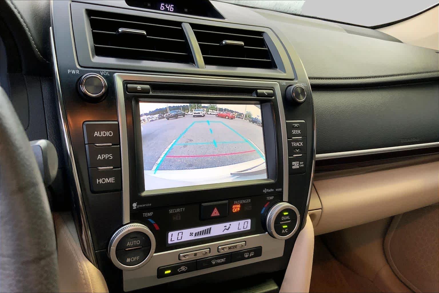 Used 2014 Blizzard Pearl Toyota XLE image 27