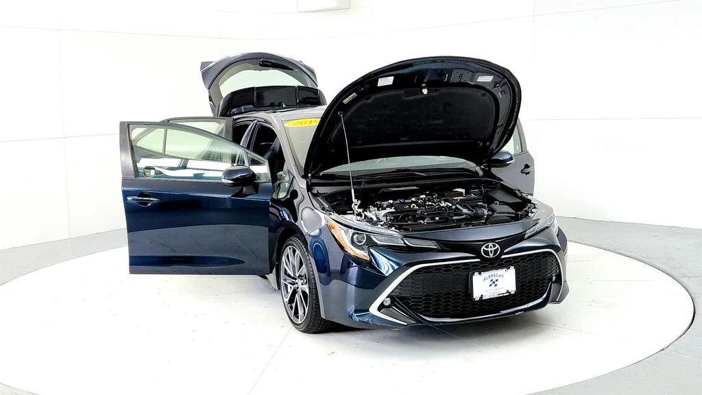 Used 2019 Blue Toyota SE image 9