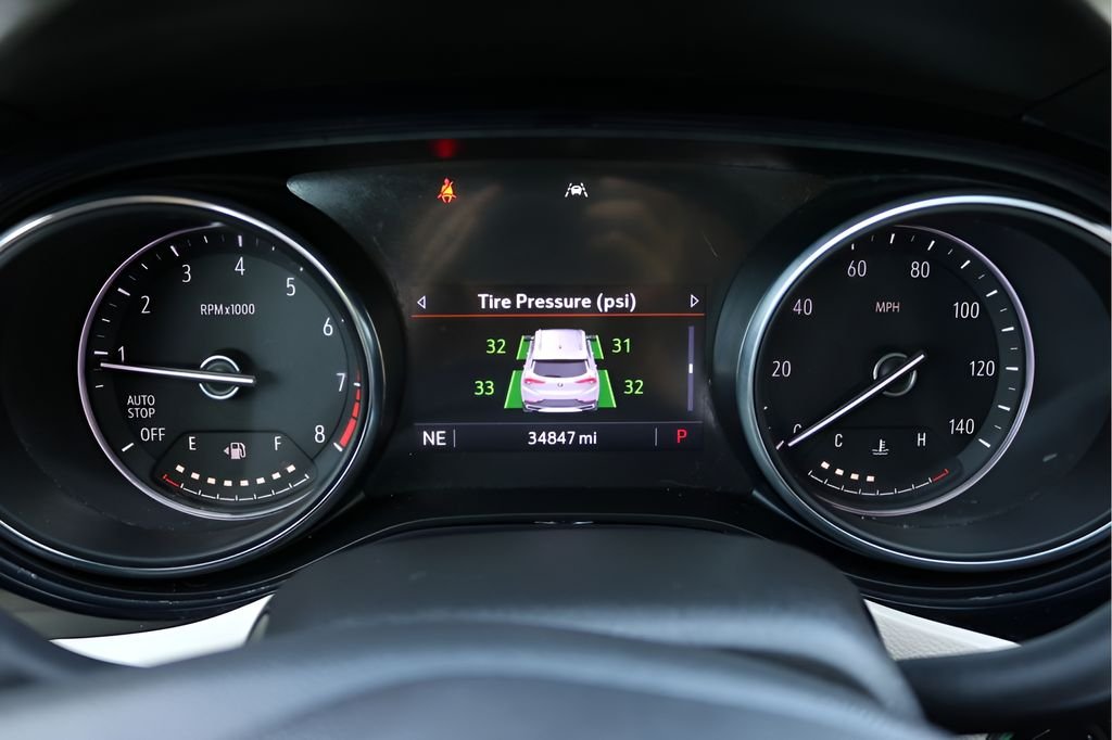 Used 2022 White Buick Select image 24