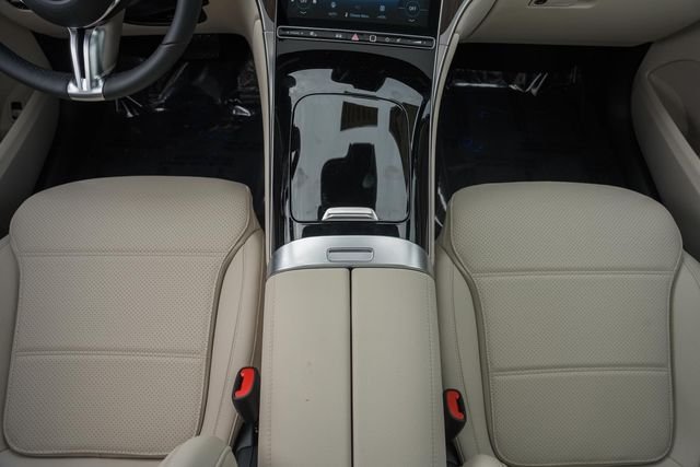 New 2026 Polar White Mercedes-Benz GLC 300 image 26