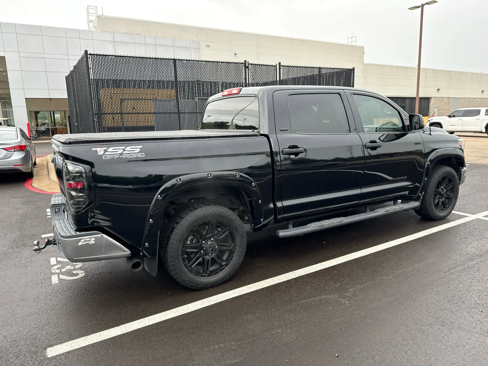 Used 2018 Toyota Tundra SR5 with VIN 5TFEM5F16JX128761 for sale in Little Rock