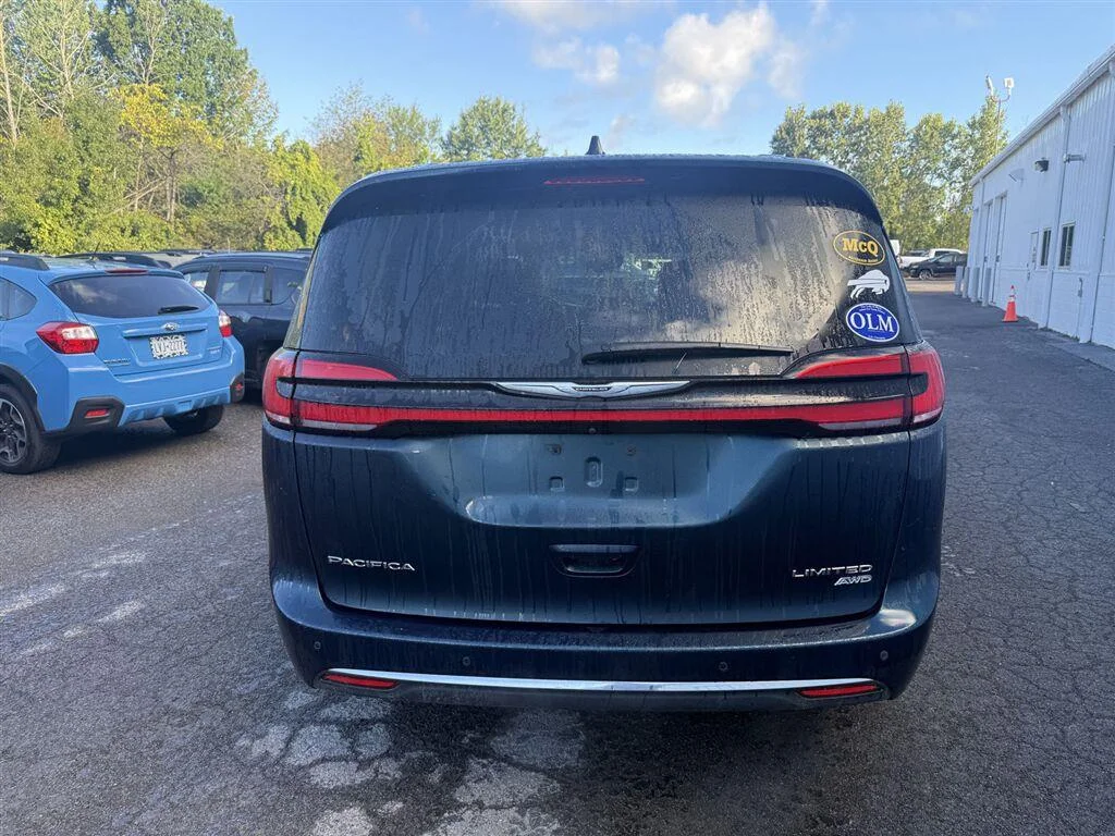 Used 2022 Fathom Blue Pearlcoat Chrysler Limited image 12