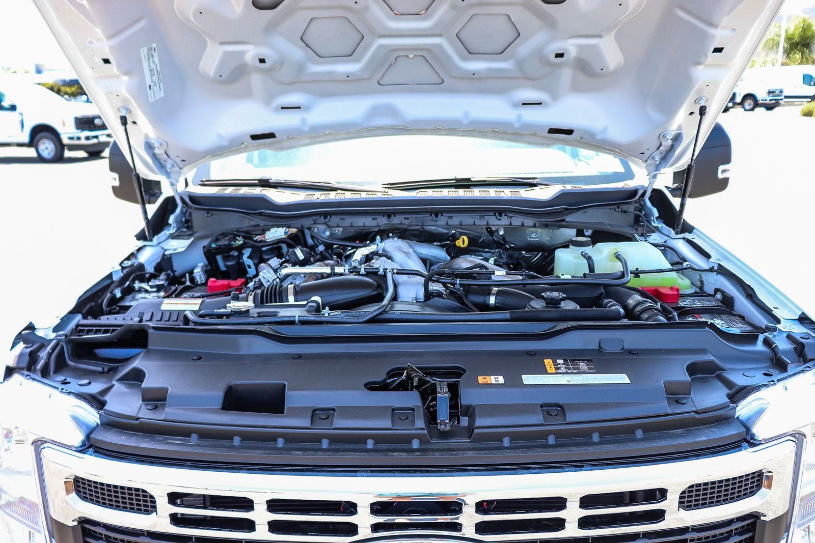 New 2026 Oxford White Ford F-250® XLT image 28