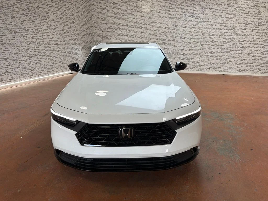 Used 2025 Platinum White Pearl Honda Sport-L image 2
