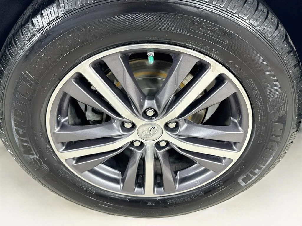 Used 2019 Majestic White INFINITI LUXE image 43