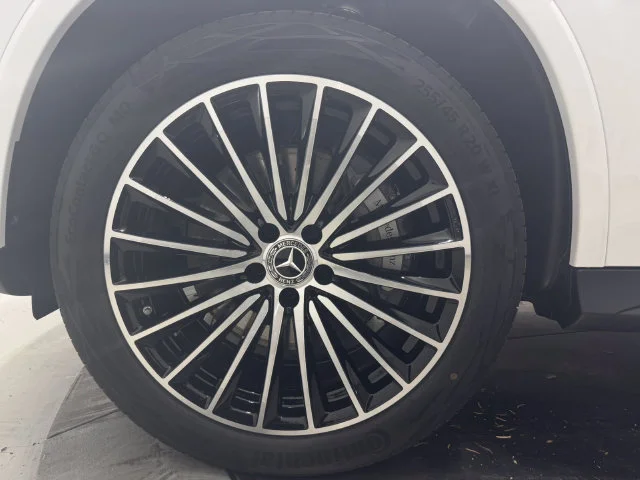 New 2026 MANUFAKTUR Moonlight Whit Mercedes-Benz GLC 300 image 10