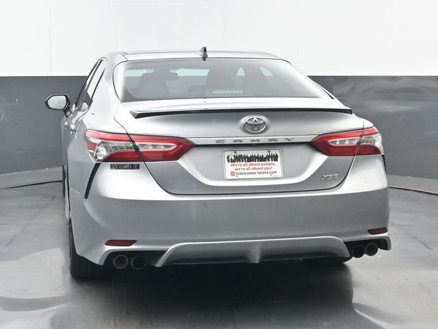 Used 2019 Midnight Black Metallic Toyota XSE V6 image 4
