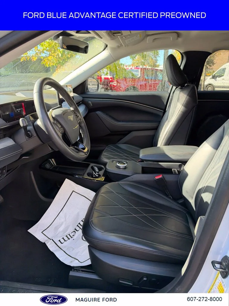 Used 2023 White Metallic Ford Select image 12