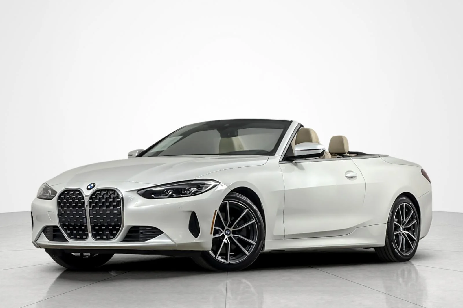 Used 2023 MINERAL WHITE BMW 430i Convertible image 1