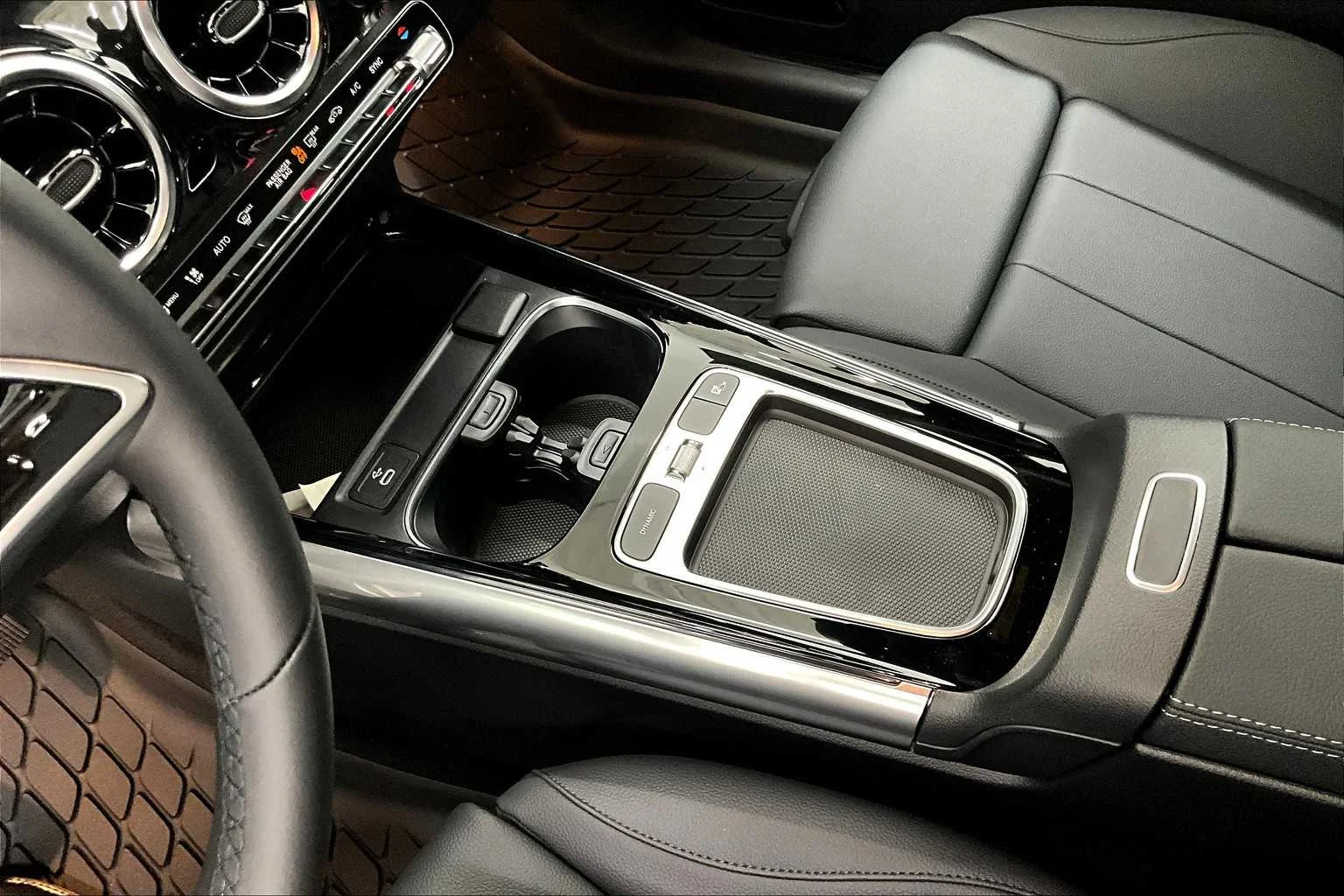 New 2026 Polar White Mercedes-Benz GLA 250 image 19