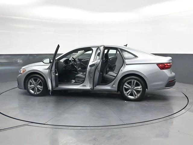 Used 2024 Pyrite Silver Metallic Volkswagen 1.5T SE image 40