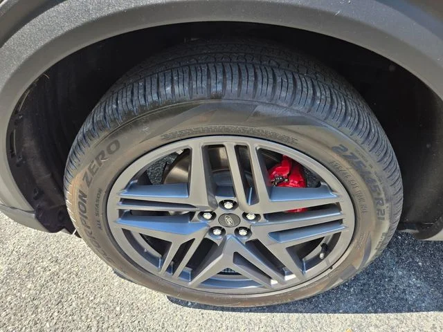 Used 2025 Gray Ford ST-Line image 23