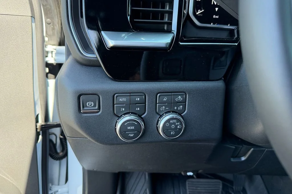New 2026 Glacier White Tricoat GMC SLT image 23