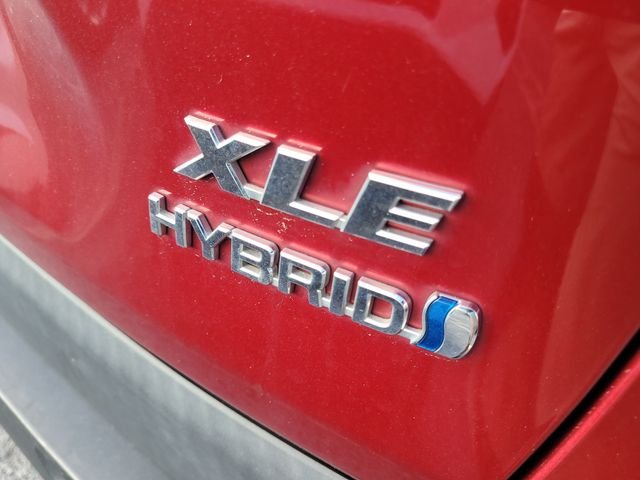 Used 2020 Red Toyota XLE image 9