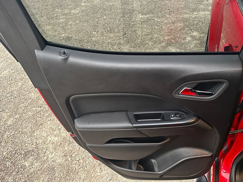 Used 2016 CARDINAL RED GMC 4WD SLE image 19