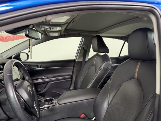 Used 2020 Blue Streak Metallic Toyota XLE image 4