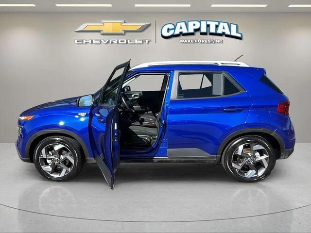 Used 2025 Blue Hyundai SEL image 9